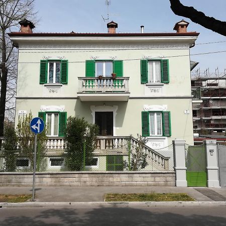 Gorizia Vacanze Appartamento In Villa Con Parcheggio Bagian luar foto