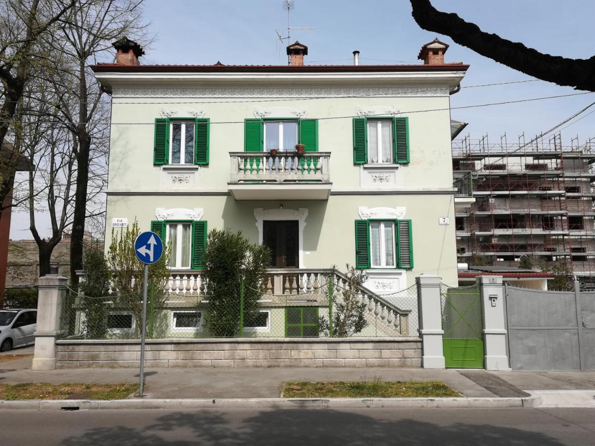 Gorizia Vacanze Appartamento In Villa Con Parcheggio Bagian luar foto