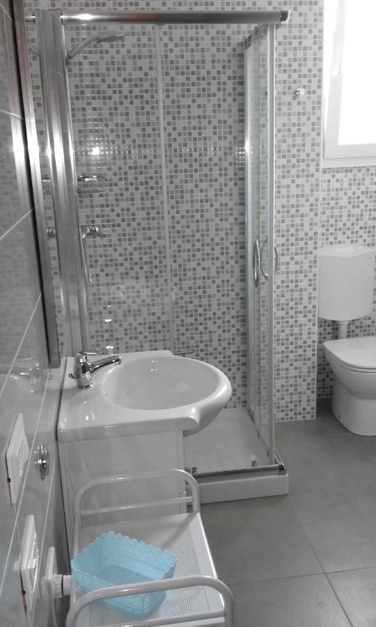 Gorizia Vacanze Appartamento In Villa Con Parcheggio Bagian luar foto
